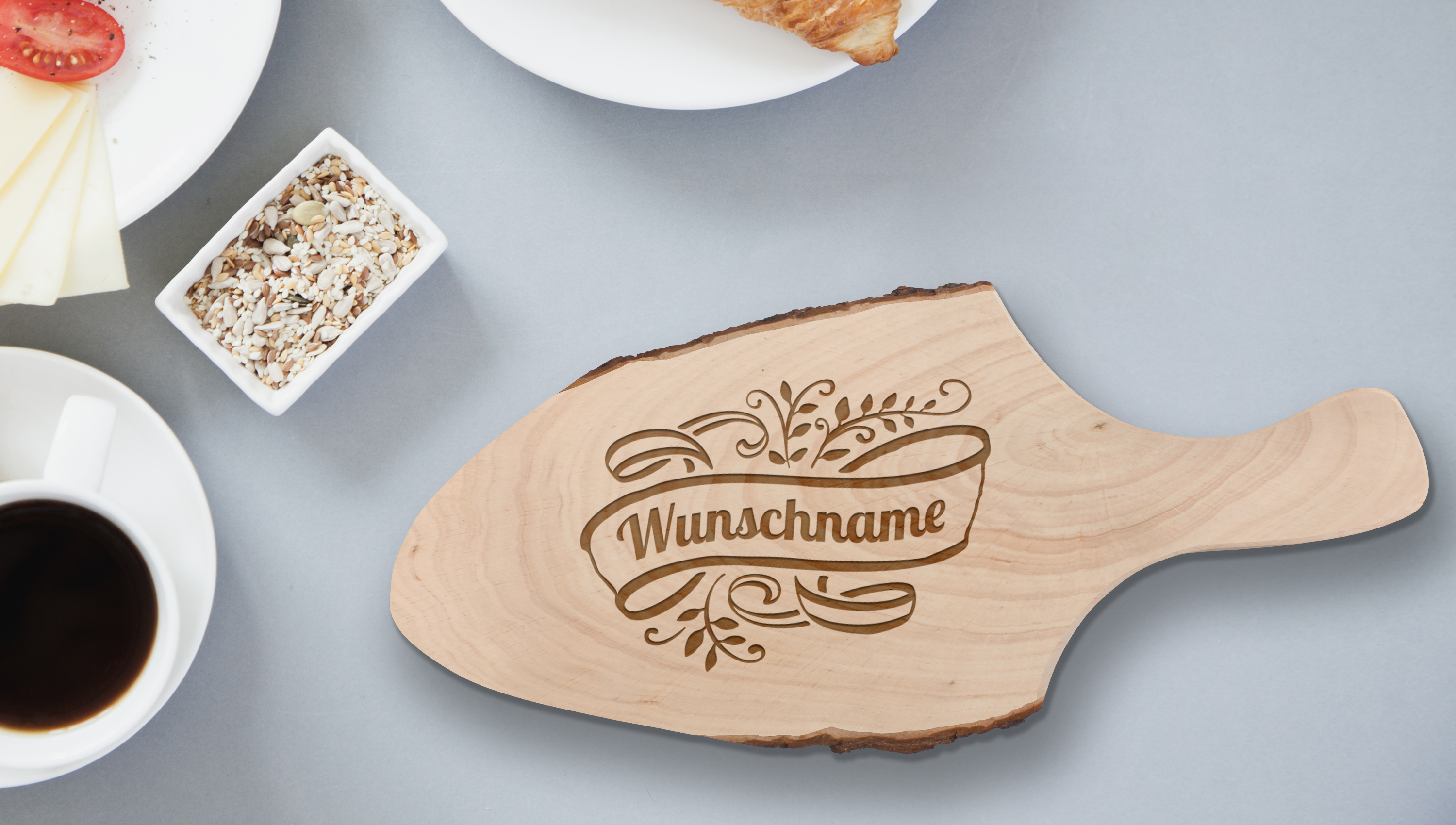 Servierbrett mit Gravur: Griff-Rindenbrett mit Namen