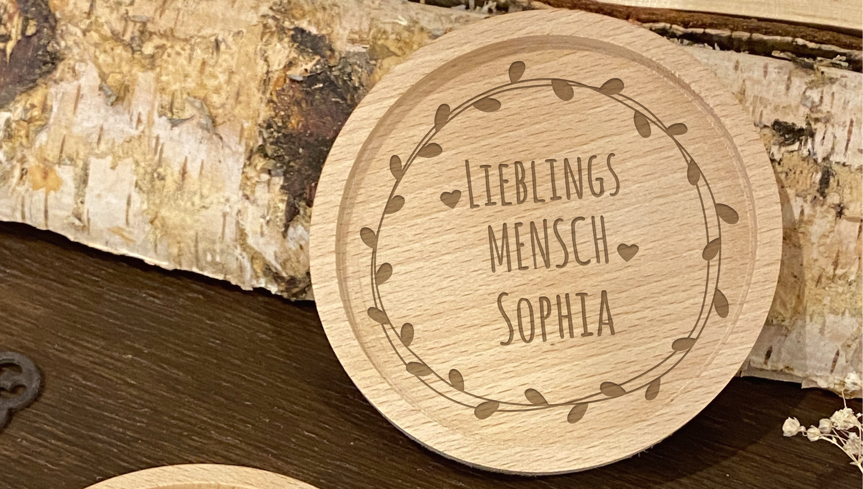 Untersetzer aus Holz mit Namen oder Wunschtext gravieren lassen