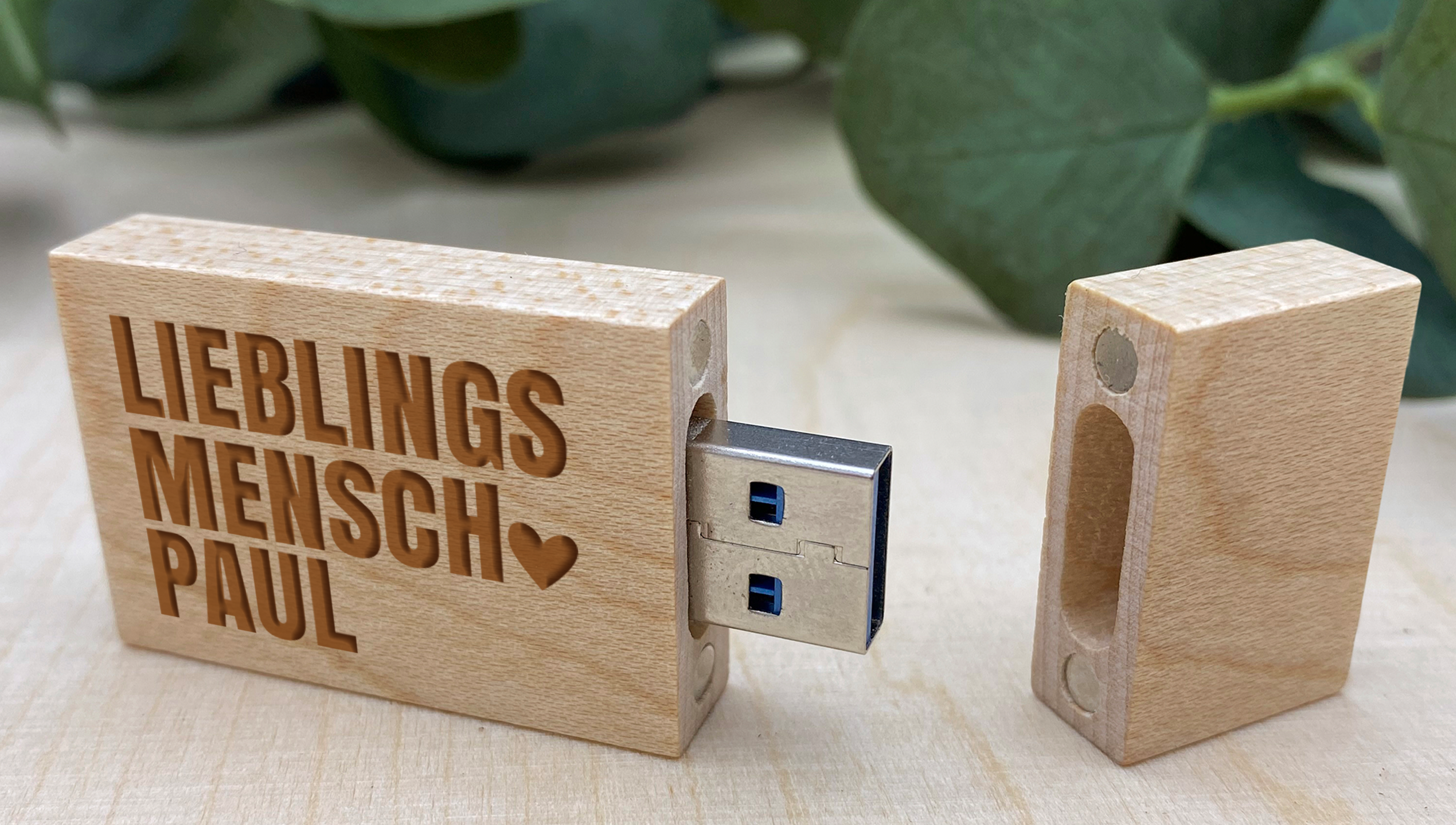 Stilvollen Holz USB Stick gravieren lassen
