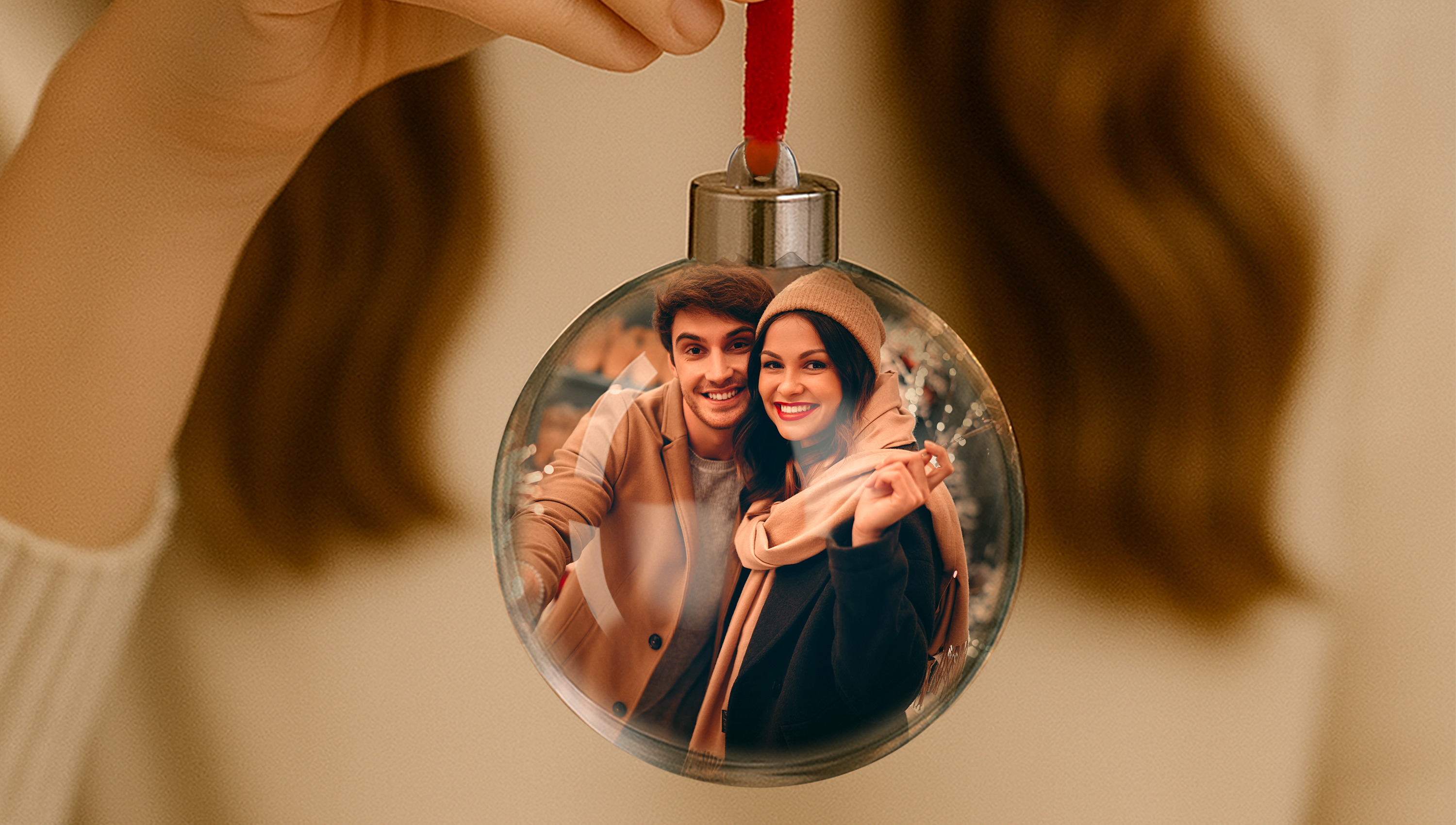 Deine persönliche Weihnachtskugel mit Fotos und Namen