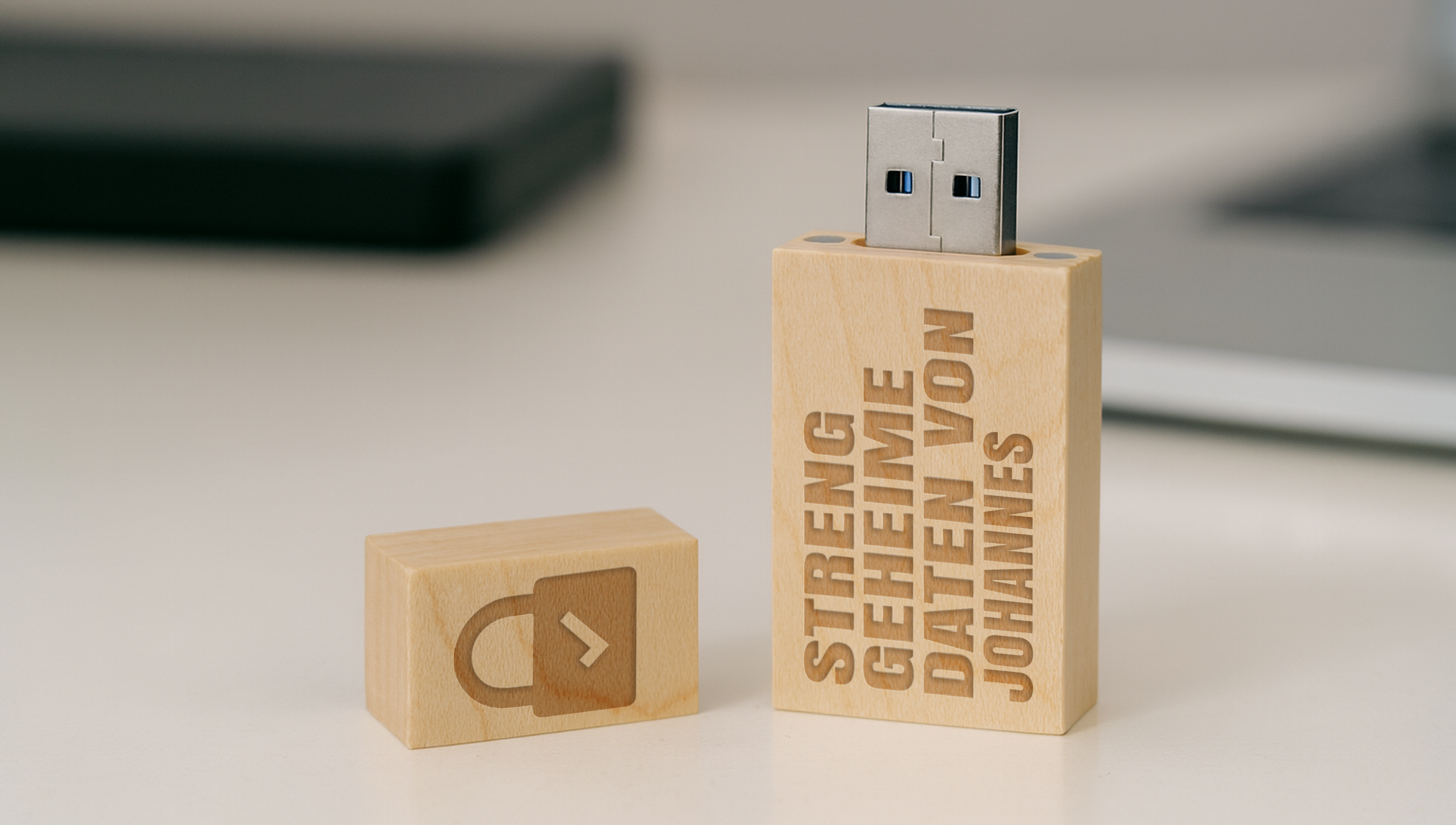 Personalisierte USB Sticks mit Foto, Namen oder Wunschtext bedrucken