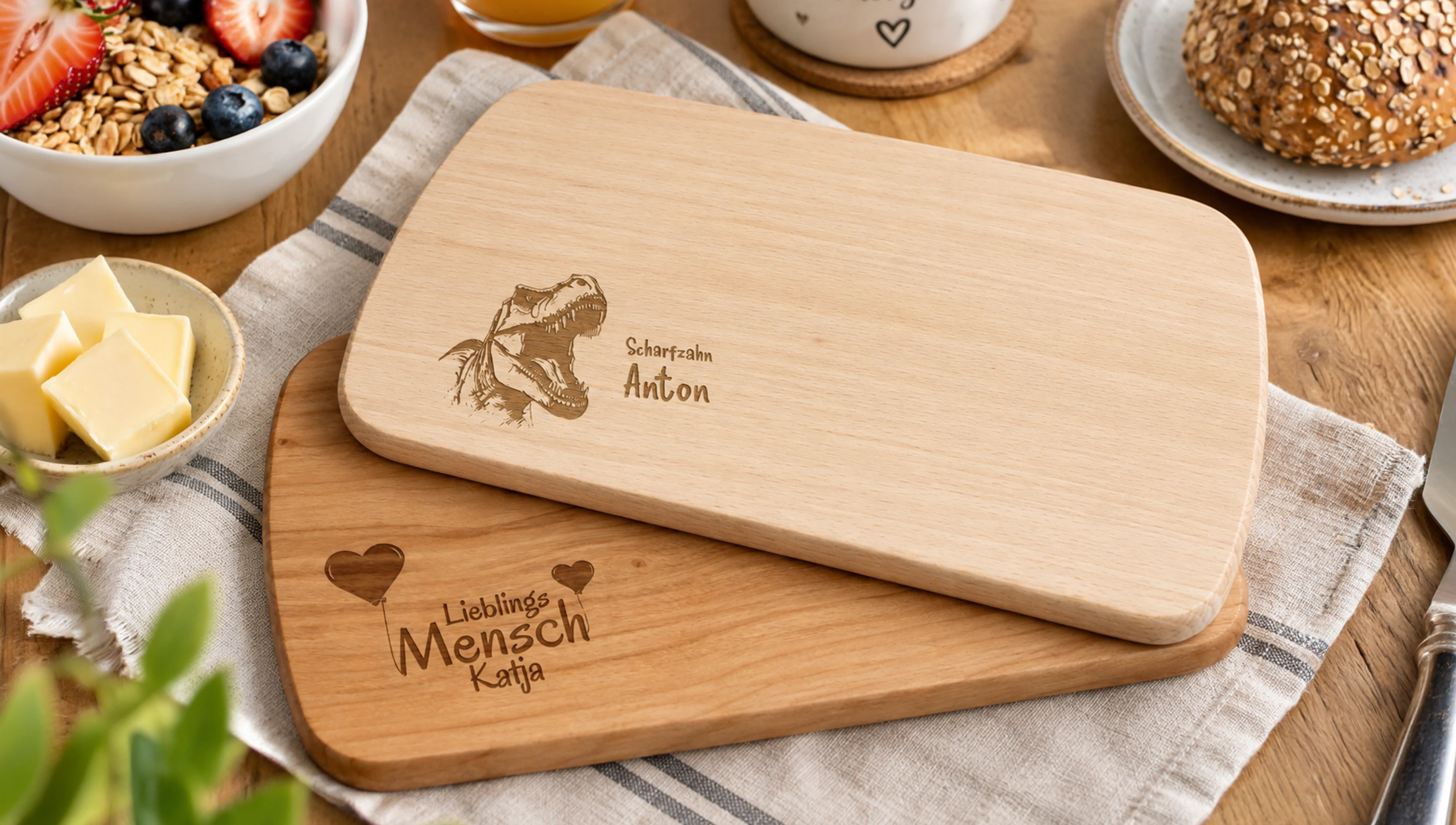 Holz-Frühstücksbrett mit Gravur gestalten