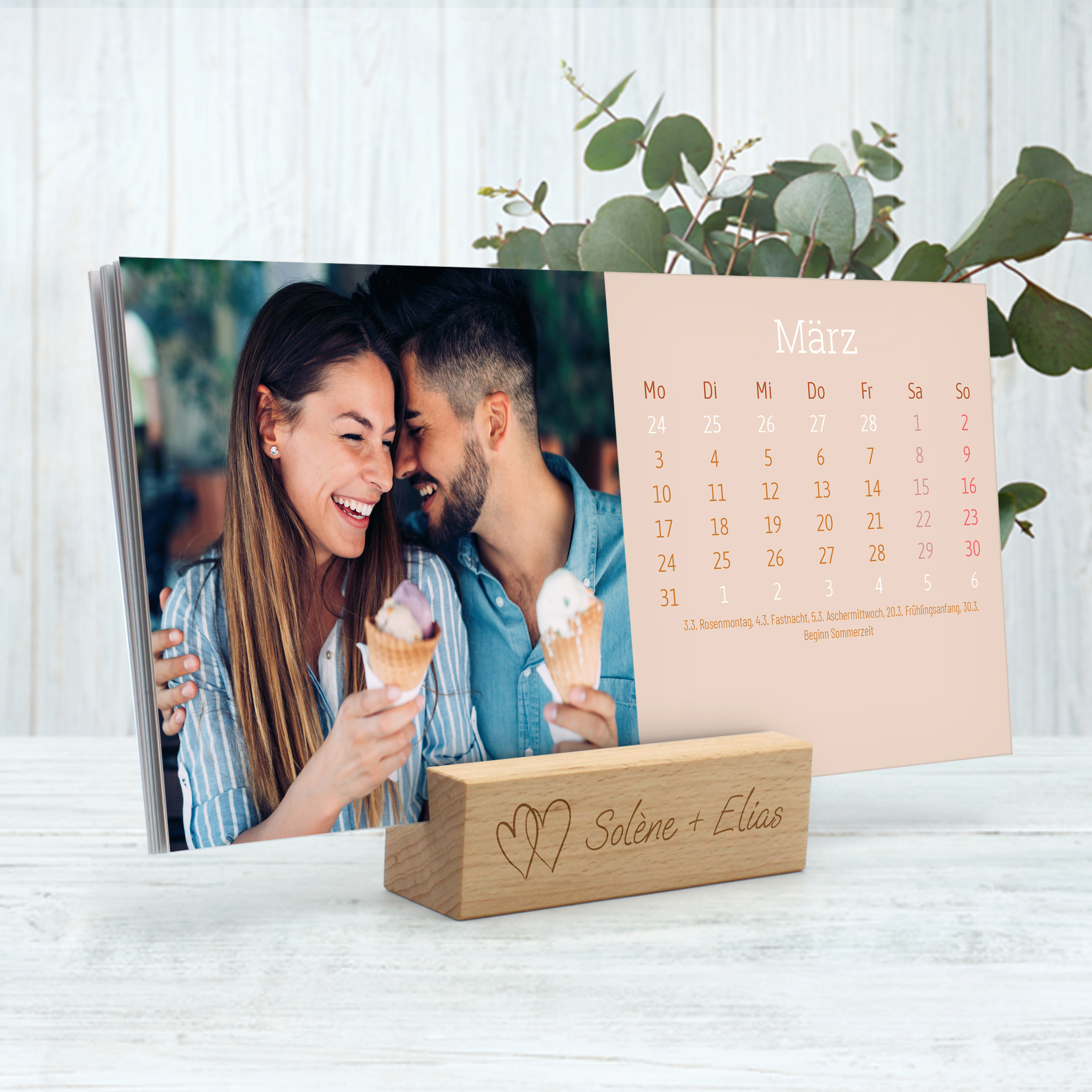 Tischkalender mit Holzfuß - Standard 8